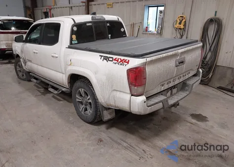 2016 Toyota Tacoma Trd Sport z USA, uszkodzony, nr VIN 3TMCZ5AN7GM027410